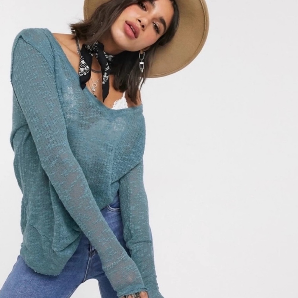 NWOT Free People We The Free Ocean Air Hacci Knitted V-Neck Long sleeve Top XS
